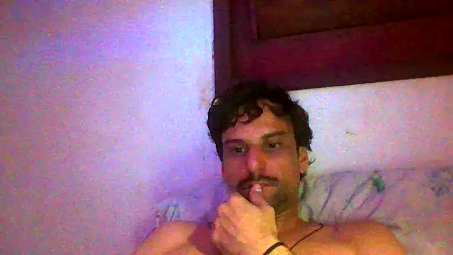 couplemilk online show from April 8, 4:57 am