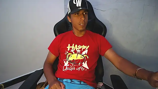 Snapshot of michaelhotbbc chatting on October 16, 3:58 am michaelhotbbc online show from October 16, 3:58 am