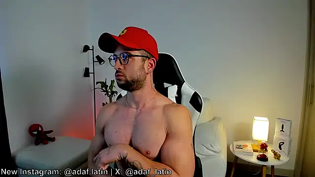 dafboy1 online show from June 3, 12:40 pm