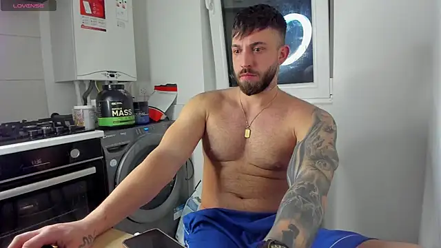 LoveIsBlind  online show from April 15, 7:58 pm