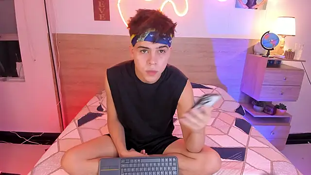 justinbiler online show from October 20, 1:37 pm