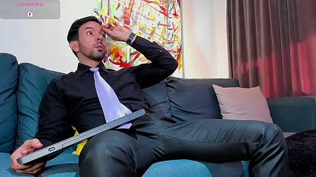 tommy raym0ndg online show from December 16, 8:27 pm