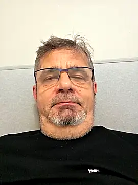 axecoman60 online show from December 3, 8:04 pm