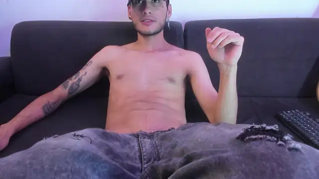 Henrikk senn online show from July 17, 2:02 pm