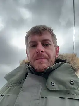 adrian90bi11 online show from April 1, 7:32 am