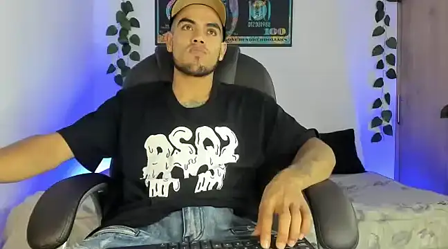 mikee scooth online show from February 24, 2:40 am