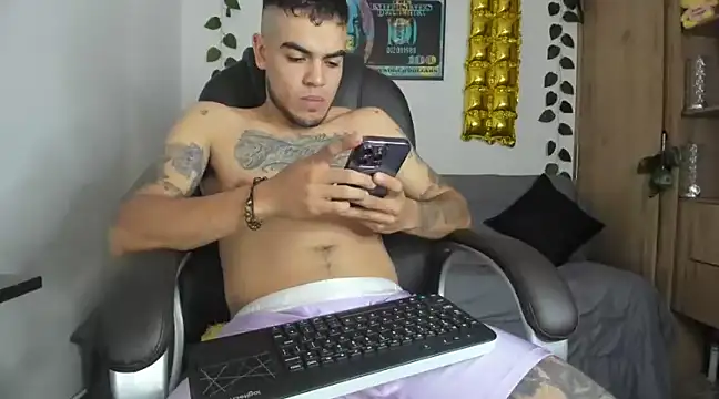 mikee scooth online show from December 21, 4:03 pm