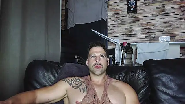 XxBigboybandxX online show from November 8, 5:16 pm