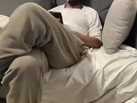 4small4inchlol online show from February 2, 9:45 pm