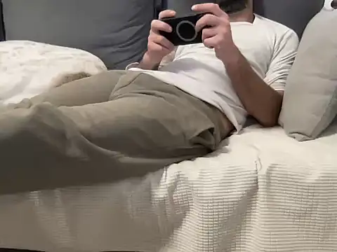 4small4inchlol online show from March 17, 8:11 pm