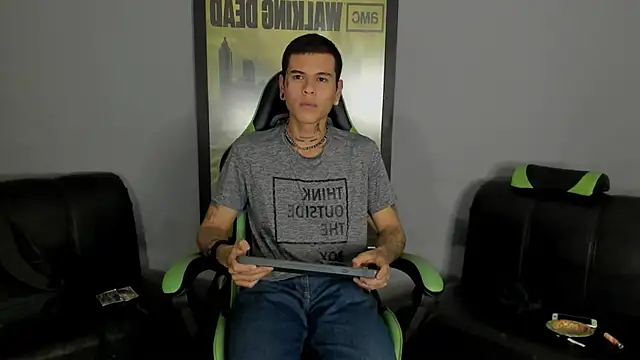 jamesinked  online show from February 3, 2:03 am