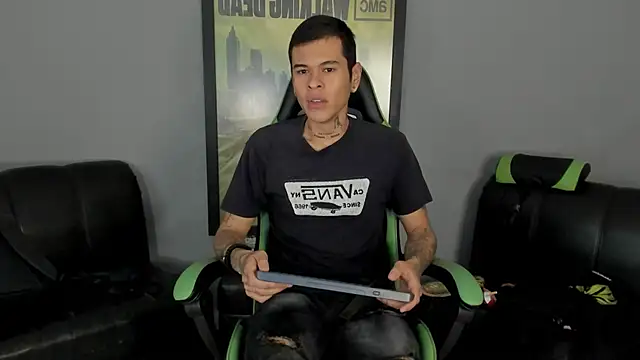 jamesinked  online show from February 9, 6:37 pm