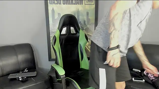 jamesinked  online show from December 8, 8:58 pm