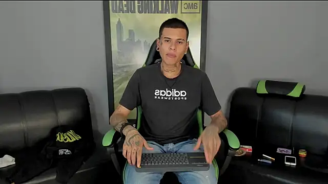 jamesinked  online show from January 6, 7:24 pm