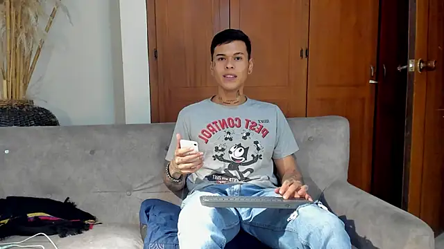 jamesinked  online show from October 18, 2:27 am