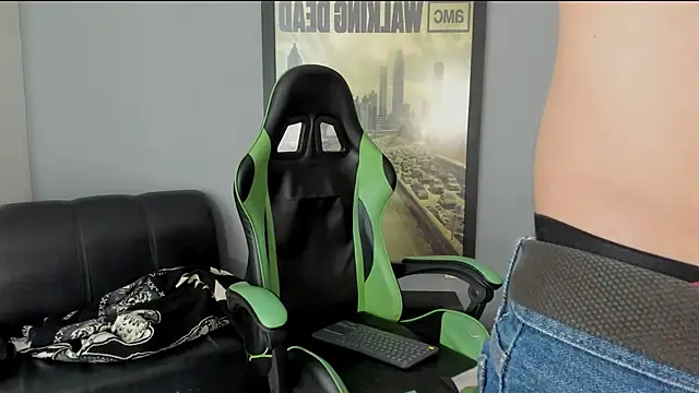 jamesinked  online show from February 22, 7:43 pm