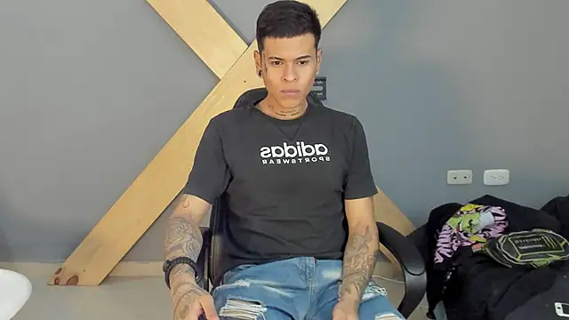 jamesinked  online show from December 4, 2:04 pm