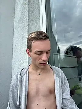 nickdtr online show from June 18, 10:53 am