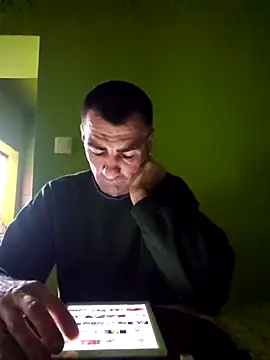 Gabesz1986xh online show from April 15, 3:45 pm