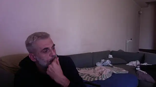 Snapshot of skossa777 chatting on October 3, 1:27 pm skossa777 online show from October 3, 1:27 pm