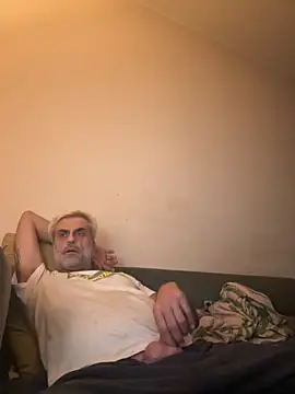 Snapshot of skossa777 chatting on September 21, 8:42 pm skossa777 online show from September 21, 8:42 pm