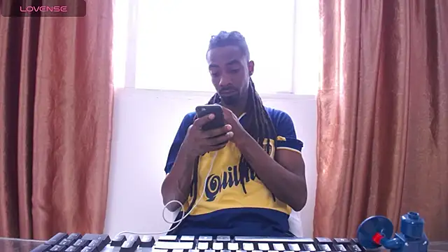 Malkon Big online show from April 3, 6:15 pm