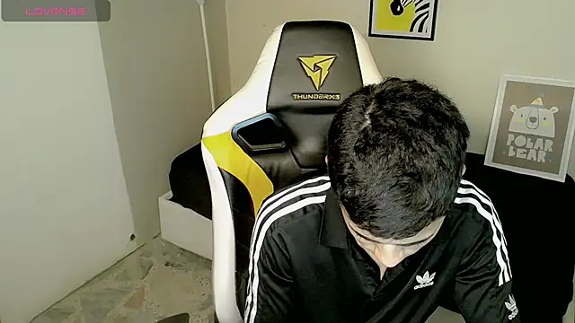 Snapshot of bby_santi chatting on October 9, 1:05 pm bby santi online show from October 9, 1:05 pm