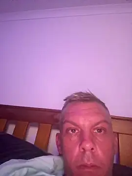 aus guy93 online show from March 3, 7:10 pm