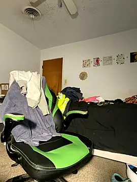 twentywithafelonyy online show from December 5, 11:17 am