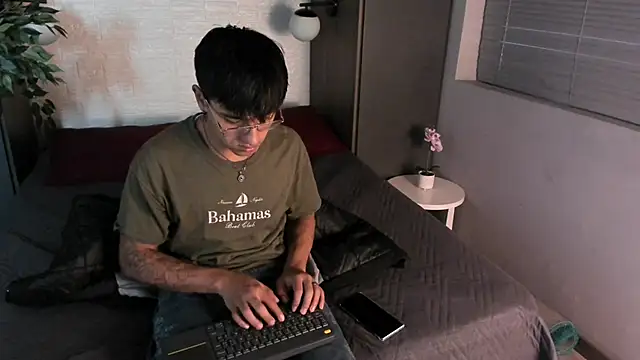 Snapshot of Andy_Joy_ chatting on October 6, 11:04 am Andy Joy online show from October 6, 11:04 am