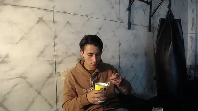 Andy Joy  online show from February 5, 10:33 am