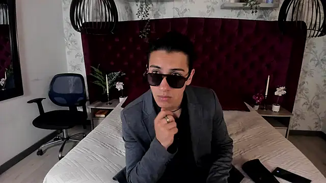 Andy Joy  online show from May 31, 11:54 am