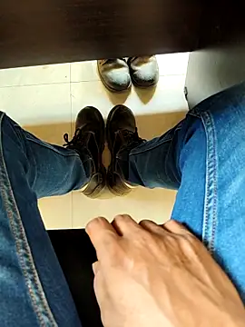 Ishan003 online show from March 7, 3:04 am