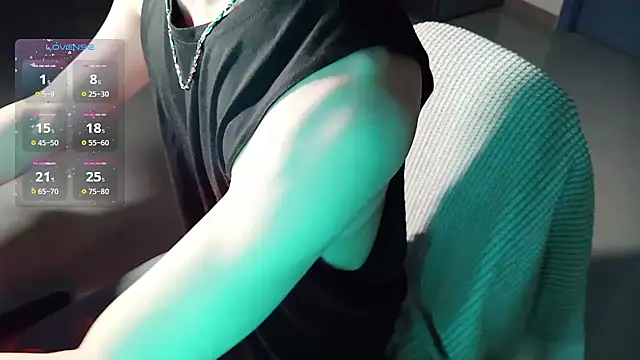 Snapshot of FEIYU001 chatting on March 17, 2:03 pm FEIYU001 online show from March 17, 2:03 pm