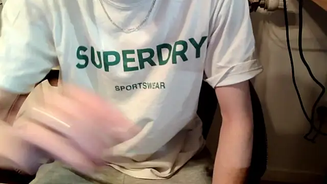 Snapshot of ElViko11 chatting on February 12, 7:56 pm ElViko11 online show from February 12, 7:56 pm