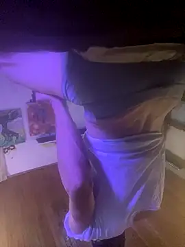 laye19 online show from October 7, 12:15 am