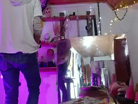 laye19 online show from January 16, 1:47 pm