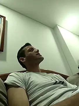 Duvan Martinez23 online show from February 3, 7:10 pm