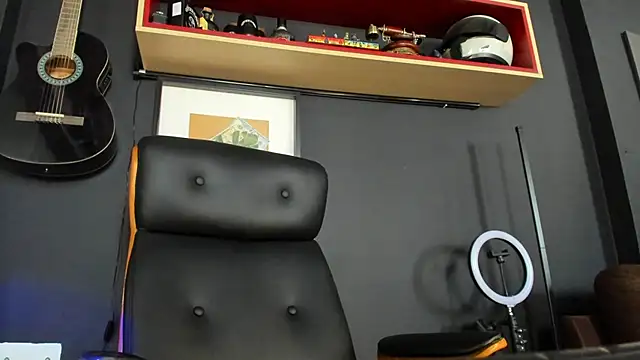 axxelrich  online show from February 9, 10:20 am