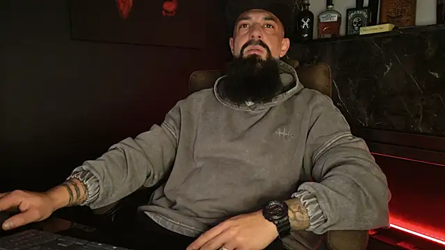 axxelrich  online show from December 2, 5:43 am