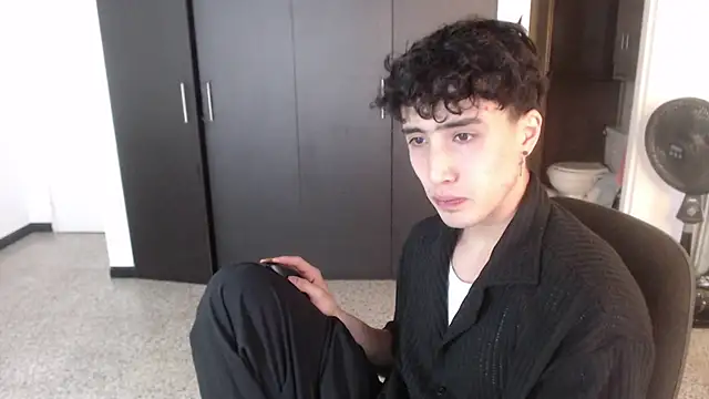 Snapshot of gojo_satoru_18 chatting on February 27, 12:13 pm gojo satoru 18 online show from February 27, 12:13 pm