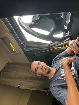 donnuozfutura online show from November 13, 11:37 am