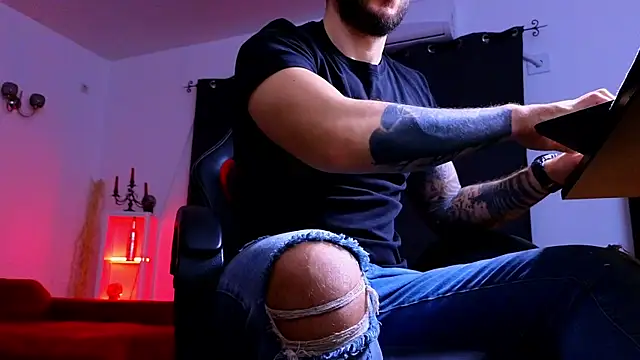 MightyAaron66 online show from December 17, 5:36 am