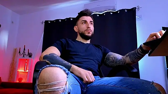 MightyAaron66 online show from March 16, 5:44 am