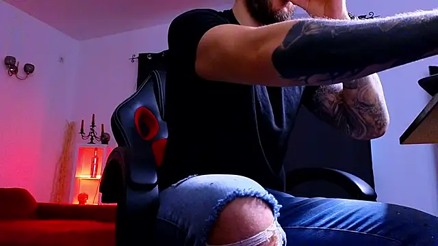 MightyAaron66 online show from November 10, 6:18 am