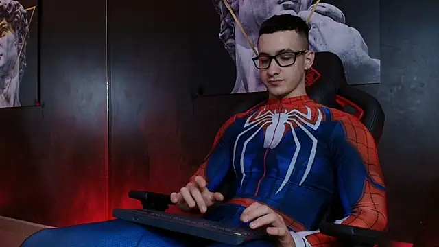 JacksonOlsenn online show from October 31, 9:29 pm