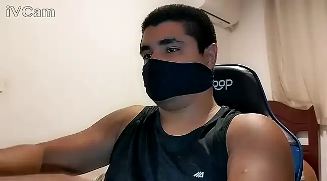 Snapshot of LeoPutaria chatting on January 8, 9:12 pm LeoPutaria online show from January 8, 9:12 pm