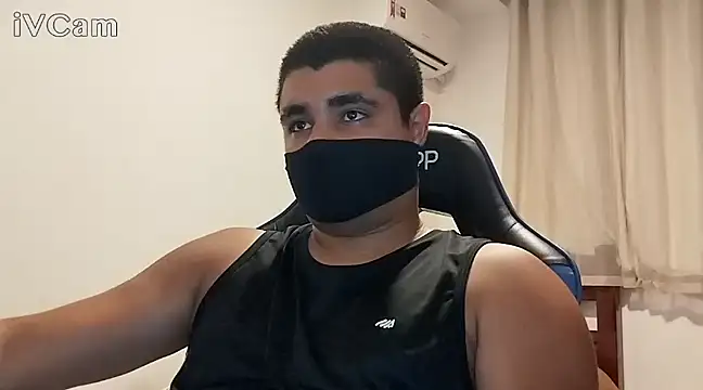 Snapshot of LeoPutaria chatting on January 25, 9:25 pm LeoPutaria online show from January 25, 9:25 pm