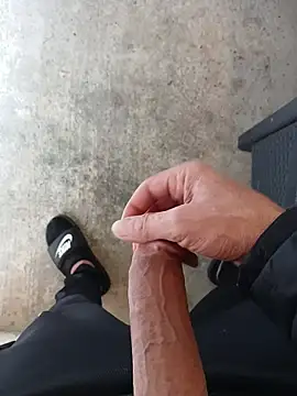 casper0303 online show from April 23, 1:24 pm