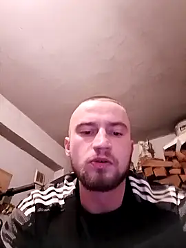 wariacik0024 online show from February 24, 2:56 am